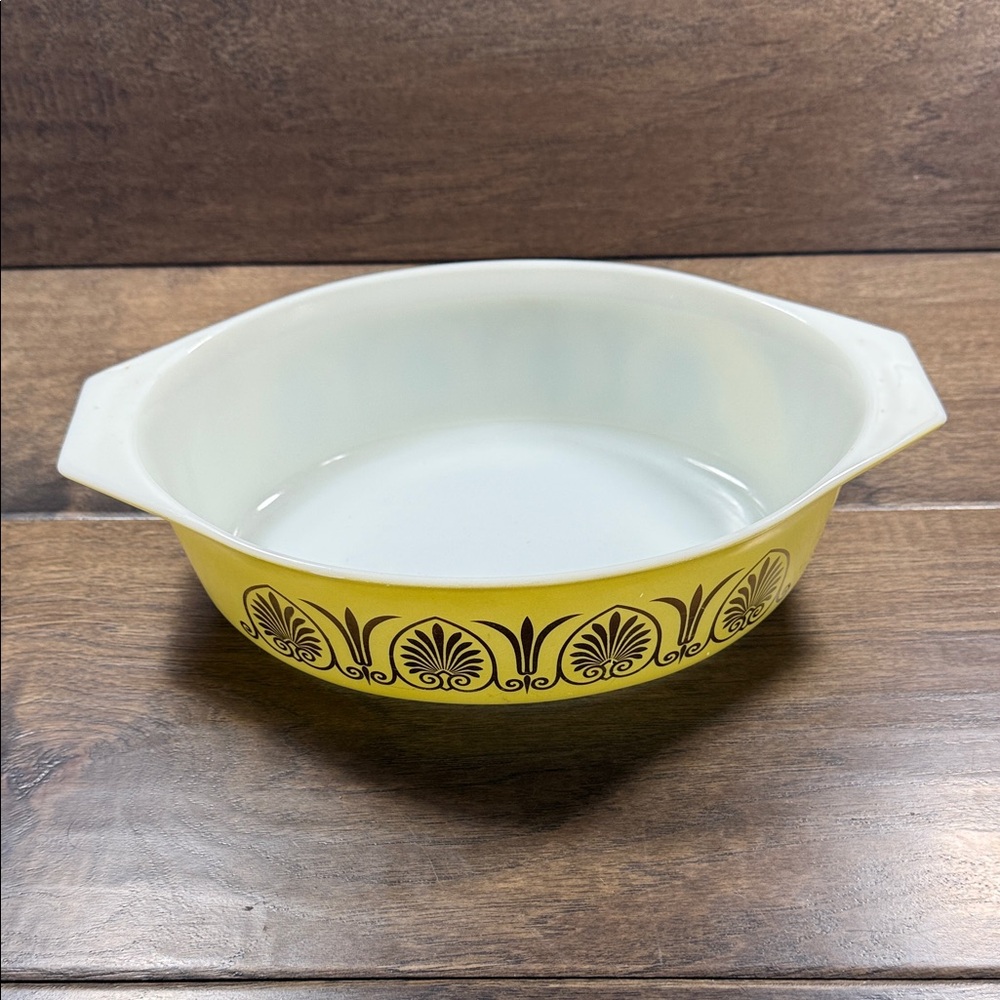 PYREX Golden Classic Promo Casserole 045 Oval 2.5 QT Very Good Condition Vintage